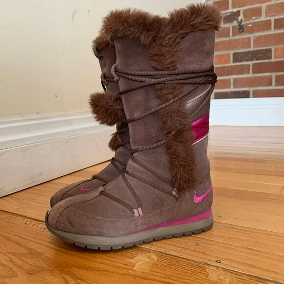 Womens Nike Snow Boots Tall Size 5.5 Calf Height - Picture 1 of 13